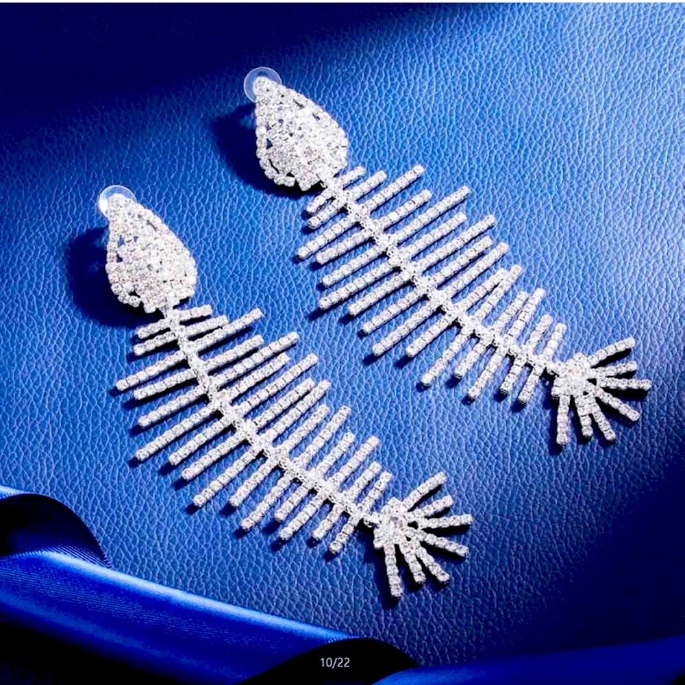 Rhinestone Silver Dangle Exaggerated Fishbone Earrings